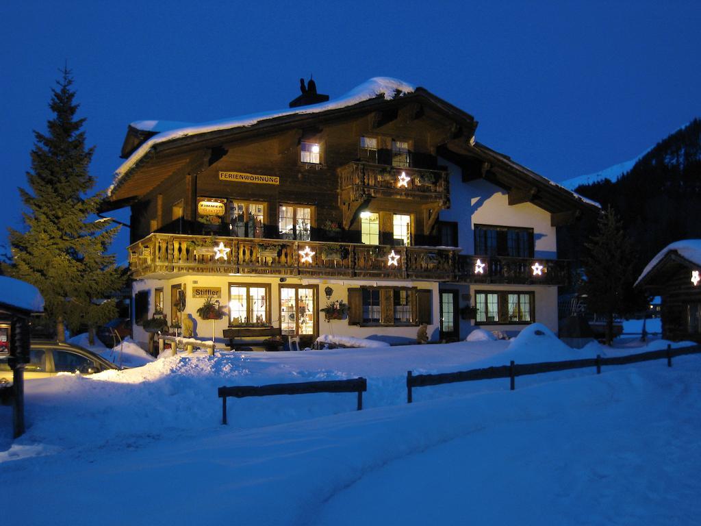 B&B Stiffler-Huus Davos Bagian luar foto