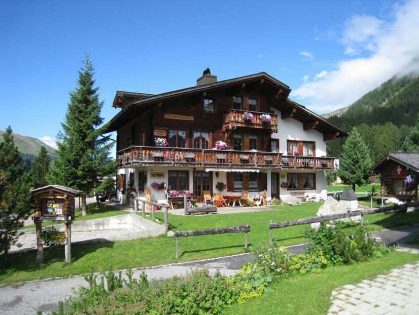 B&B Stiffler-Huus Davos Bagian luar foto